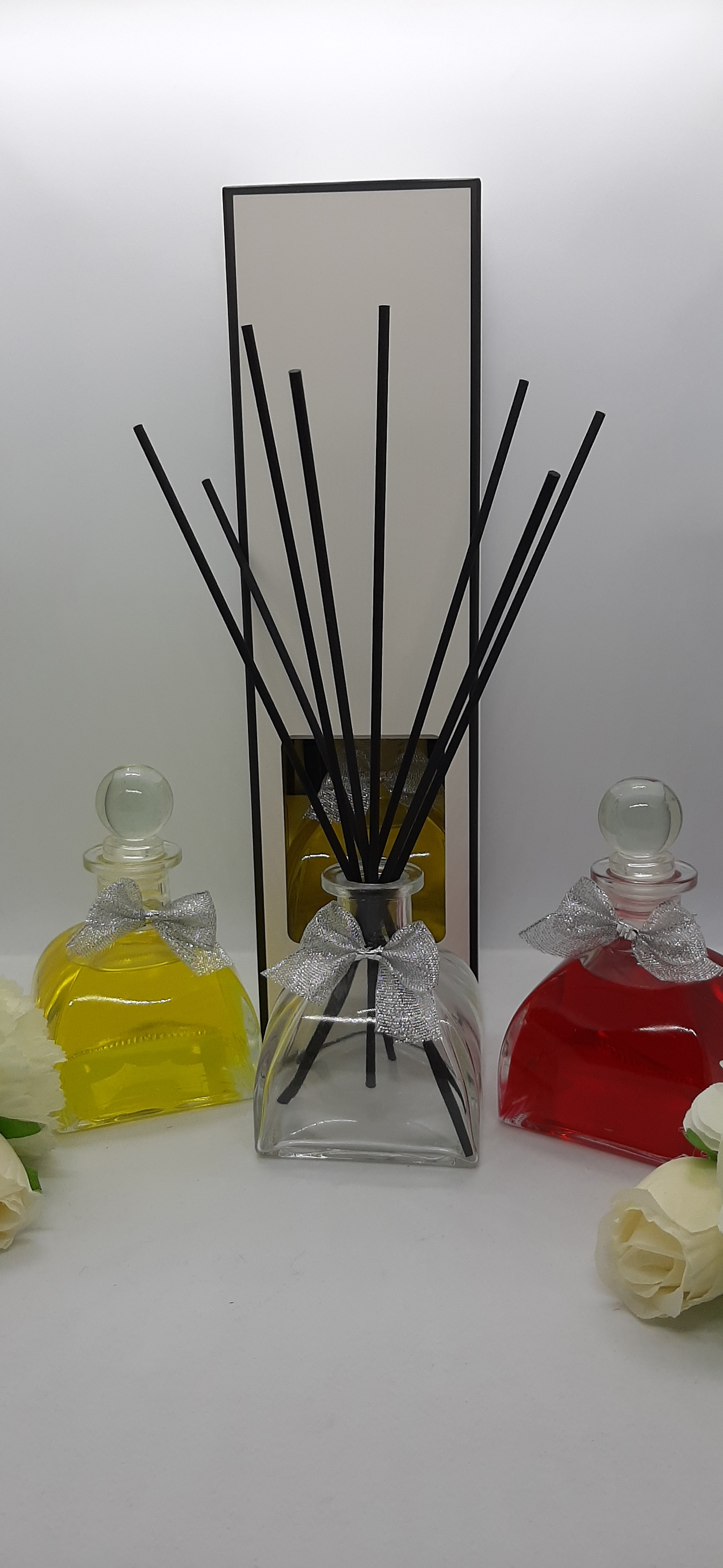 Strawberry & Champagne Fragranced Reed Diffuser (160ml)
