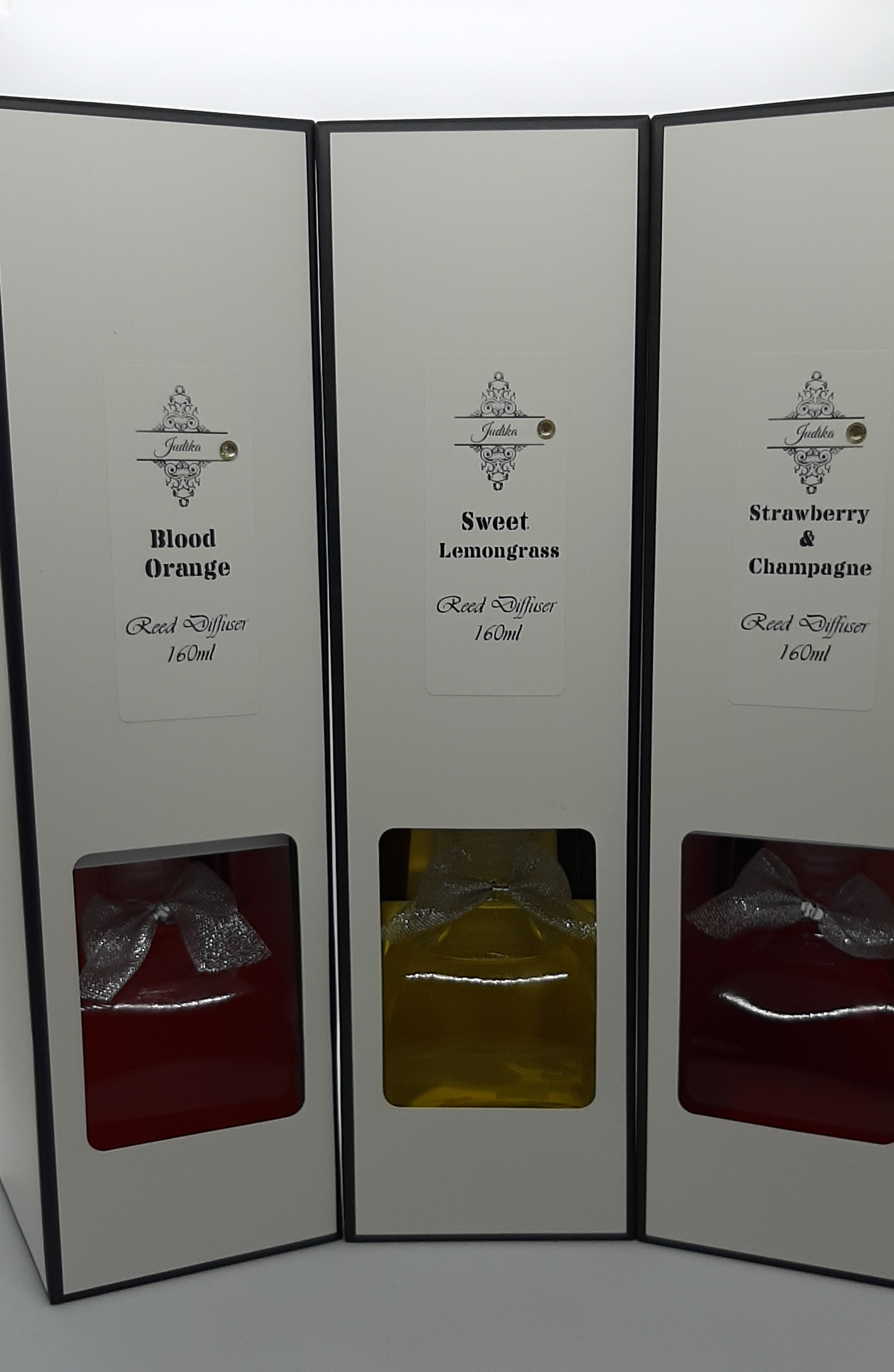 Strawberry & Champagne Fragranced Reed Diffuser (160ml)