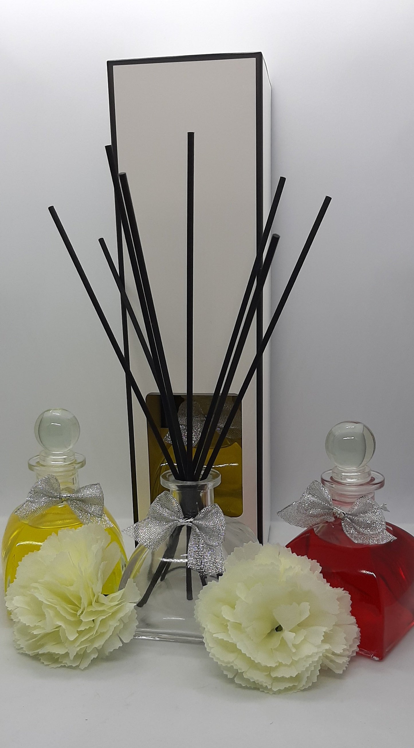 Strawberry & Champagne Fragranced Reed Diffuser (160ml)